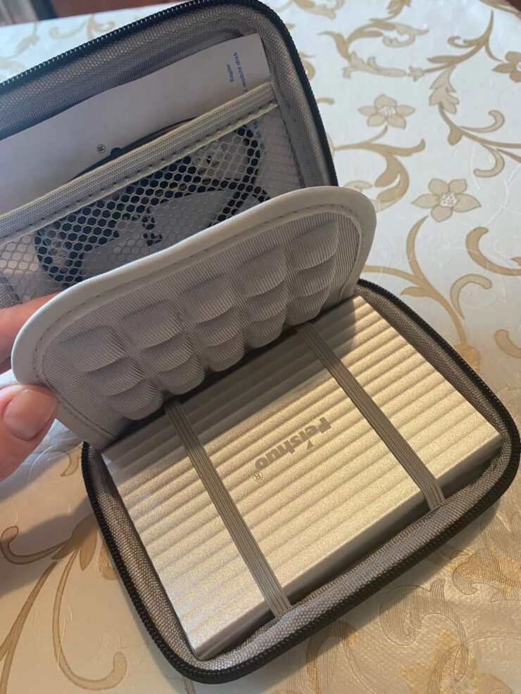 Какой внешний жесткий диск лучше. С таким кейсом жесткий диск всегда будет в полном порядке. Фото.