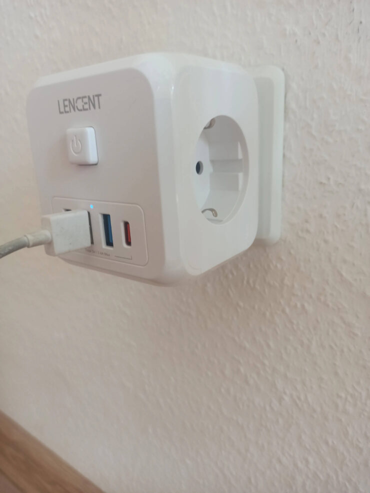 Лучший сетевой фильтр. Такой сетевой фильтр не займет много места. Фото.