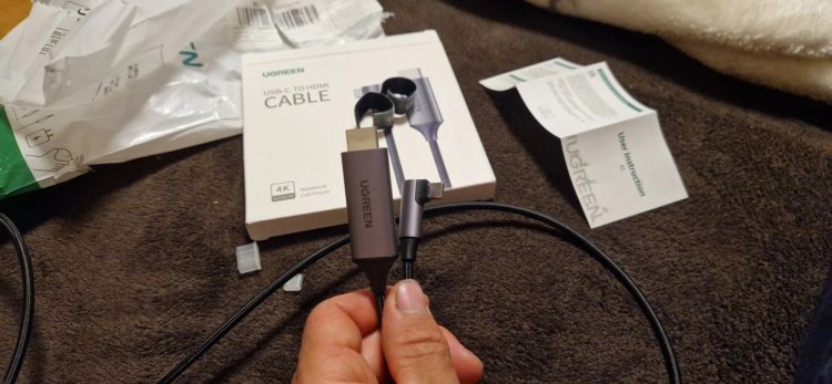 Кабель USB Type-C на HDMI. Можно даже взять кабель с Г-образным штекером. Кабель USB Type-C на HDMI. Можно даже взять кабель с Г-образным штекером. Фото.