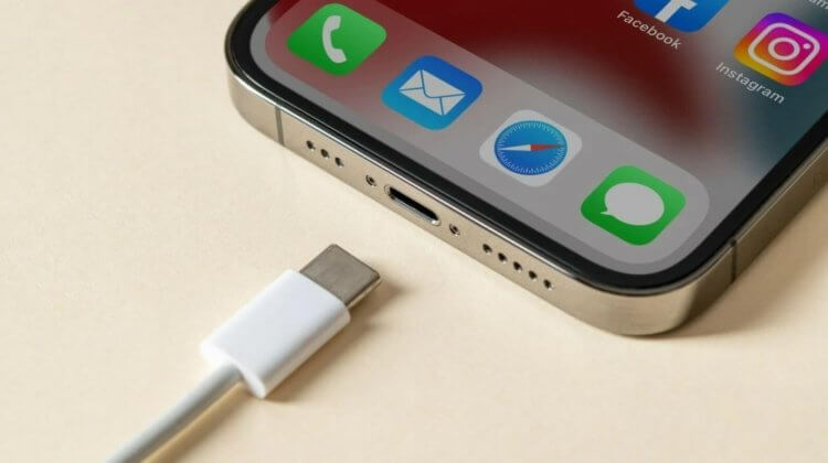 Быстрая зарядка в телефоне. Благодаря USB-C в iPhone появится быстрая зарядка на 35 Вт. Быстрая зарядка в телефоне. Благодаря USB-C в iPhone появится быстрая зарядка на 35 Вт. Фото.