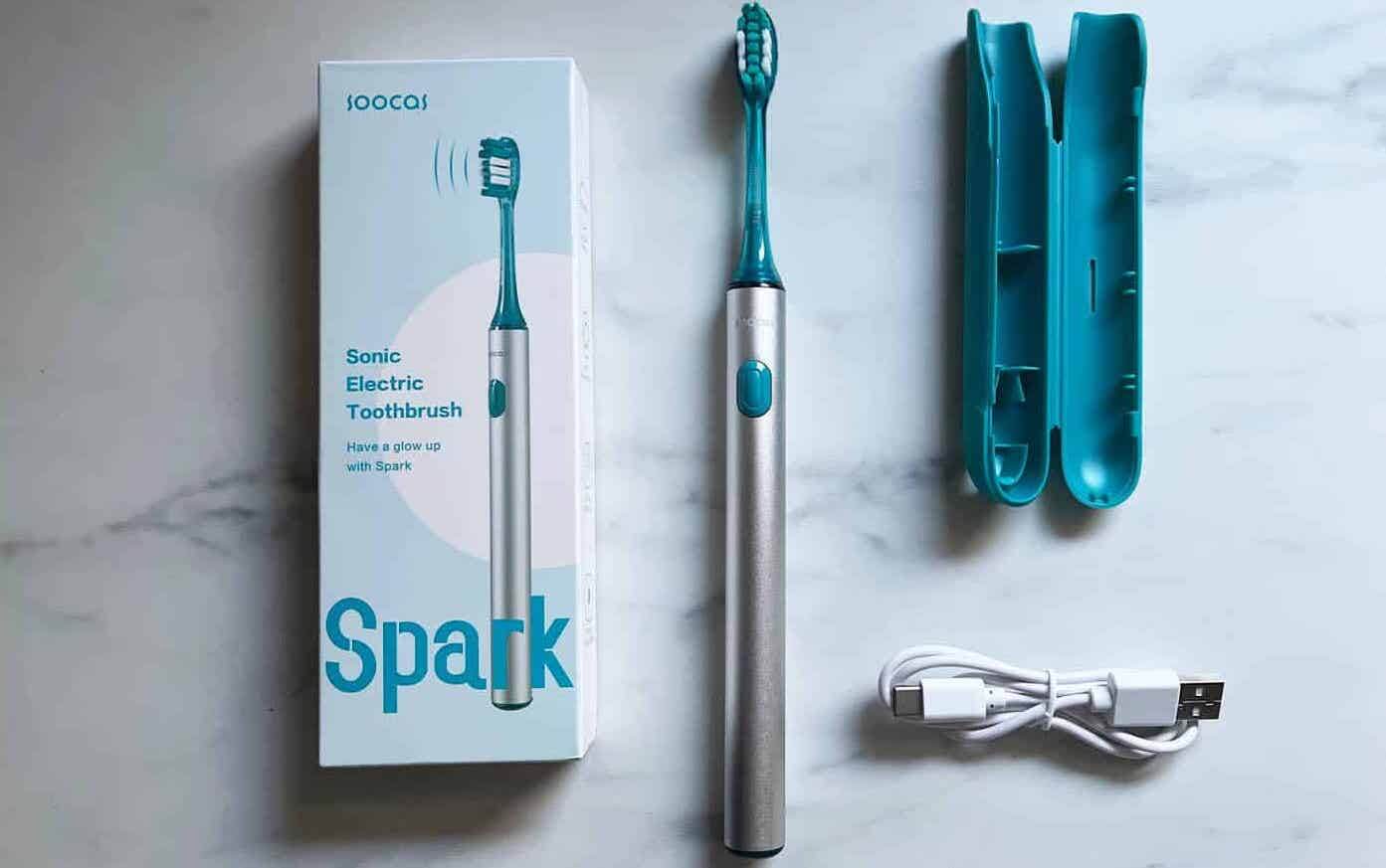 Стоит ли покупать звуковую зубную щётку. В комплекте со щёткой идёт очень удобный футляр для путешествий. Фото.