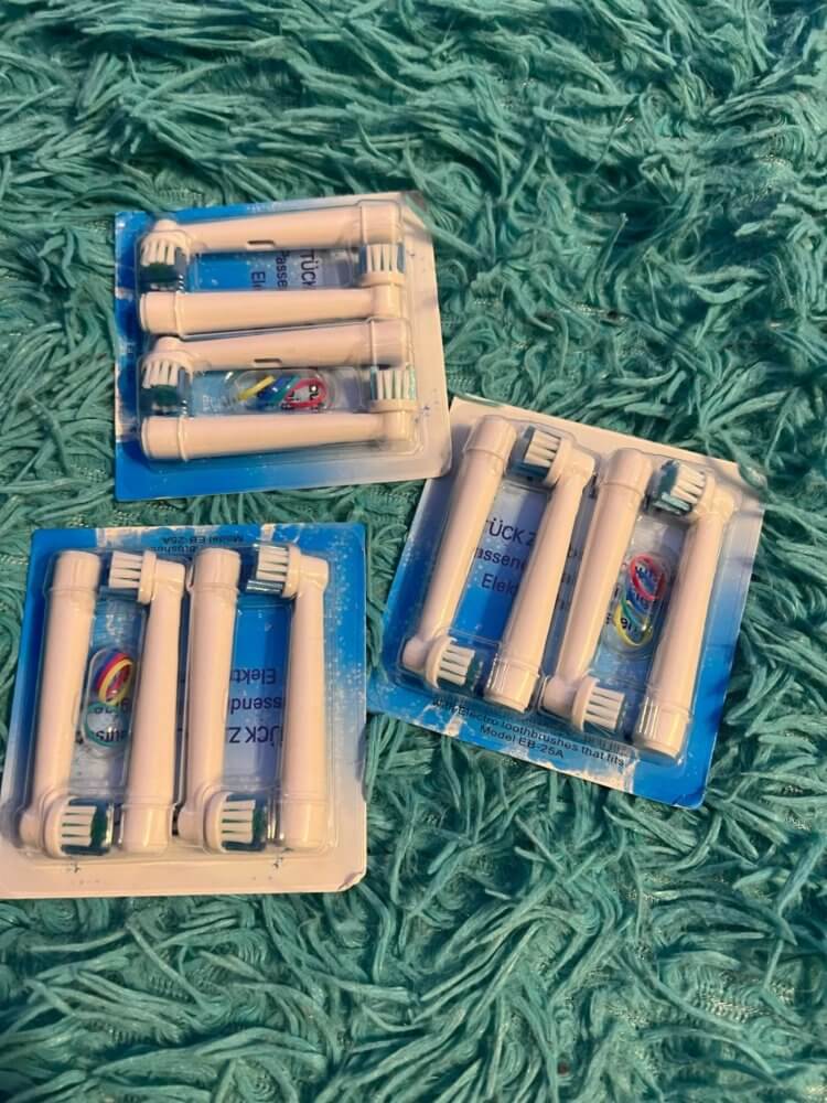 Насадки для щетки Oral-B. Насадок в комплекте хватит действительно надолго. Насадки для щетки Oral-B. Насадок в комплекте хватит действительно надолго. Фото.