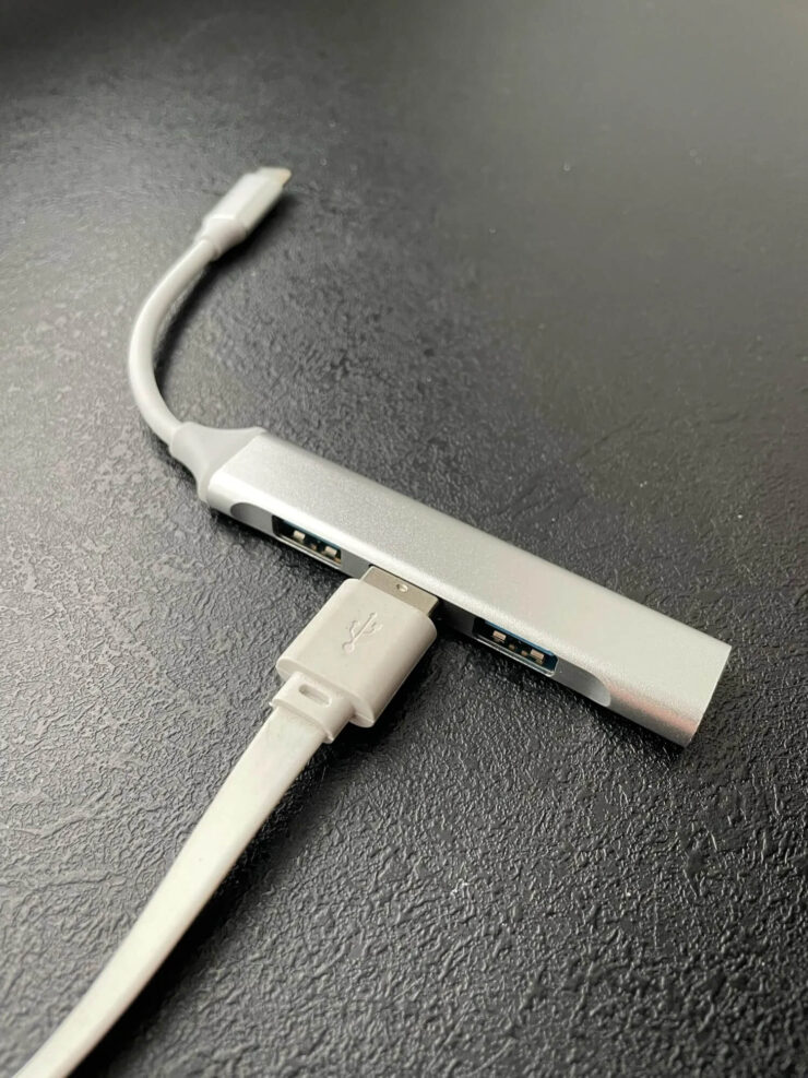 Адаптер переходник USB Type-C. Теперь вы сможете подключить к iPhone 15 любую флешку или внешний накопитель. Адаптер переходник USB Type-C. Теперь вы сможете подключить к iPhone 15 любую флешку или внешний накопитель. Фото.