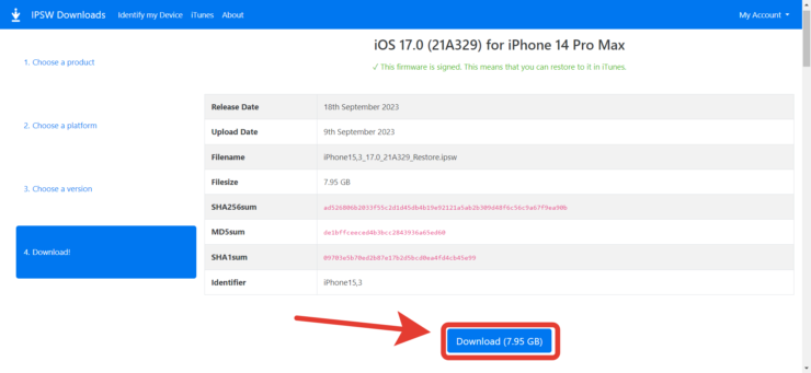 Как обновить Айфон через компьютер. Обратите внимание, что iOS 17 для обновления через компьютер весит почти на 2 ГБ больше, чем по OTA. Фото.