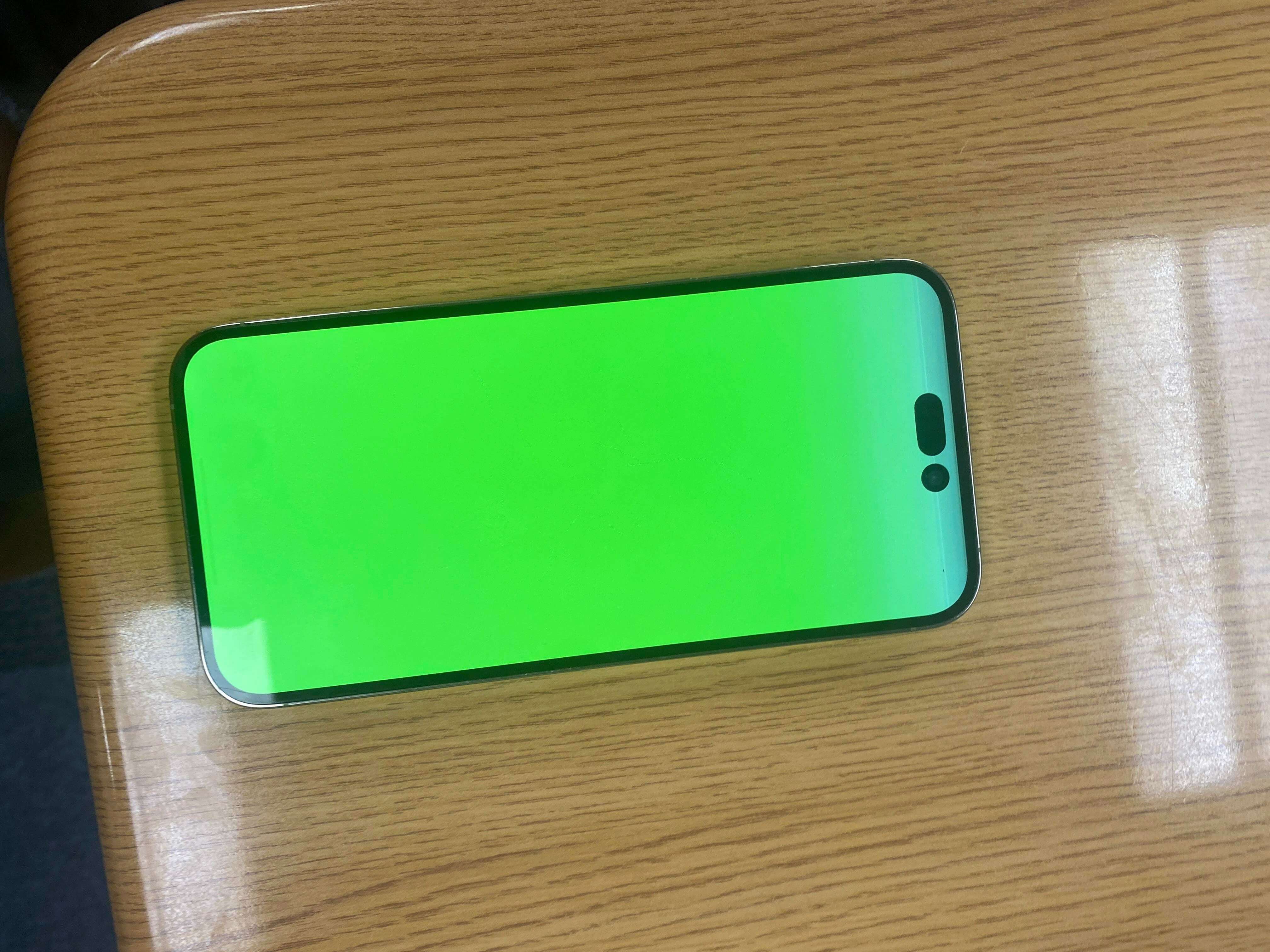 Зеленый экран на iPhone. Что делать | AppleInsider.ru