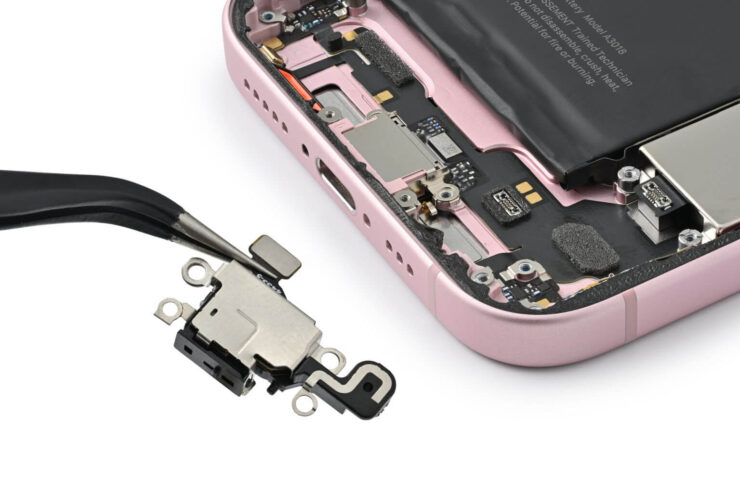 Замена микрофона в iPhone 15. Заменить микрофон в iPhone 15 и iPhone 15 Plus стало намного легче и дешевле. Фото.