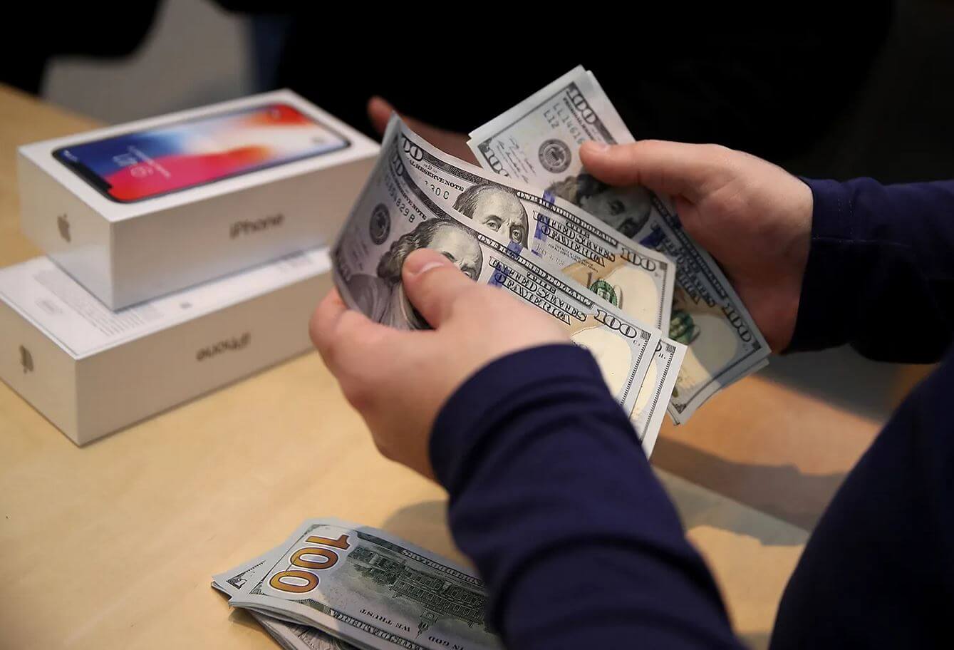 Сколько будет стоить Айфон 15 в России. iPhone 15 будет на вес золота в России. Стоит ли оно того? Фото.
