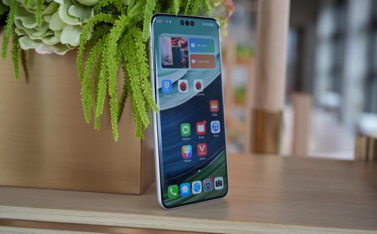 Какой смартфон купить вместо iPhone 15. Huawei Mate 60 Pro реально может заменить iPhone 15. Фото.