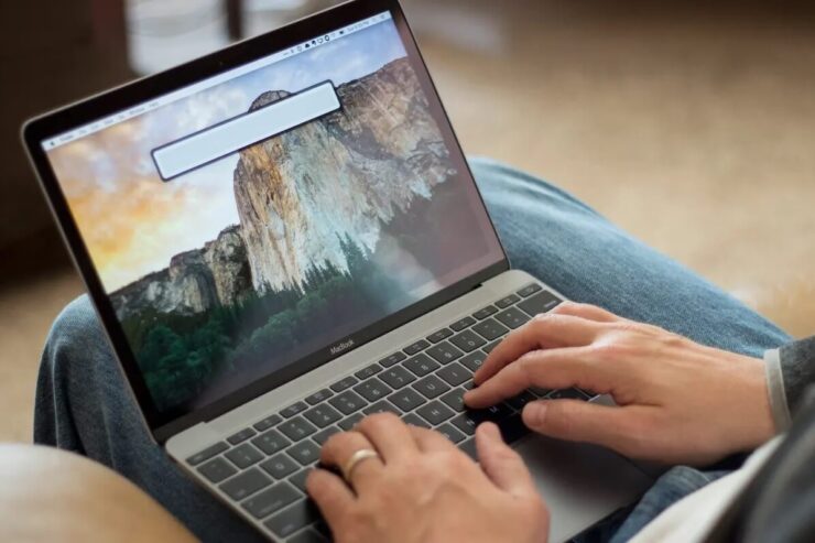 Ноутбук Apple для учёбы. 12-дюймовый MacBook был классным, но возрождать его никто не будет. Фото.