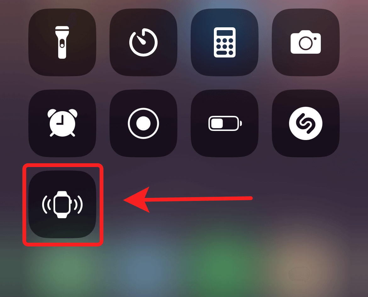 Как найти Apple Watch с помощью Айфона. С помощью этой кнопки в Пункте управления iPhone вы сможете найти ваши Apple Watch. Фото.