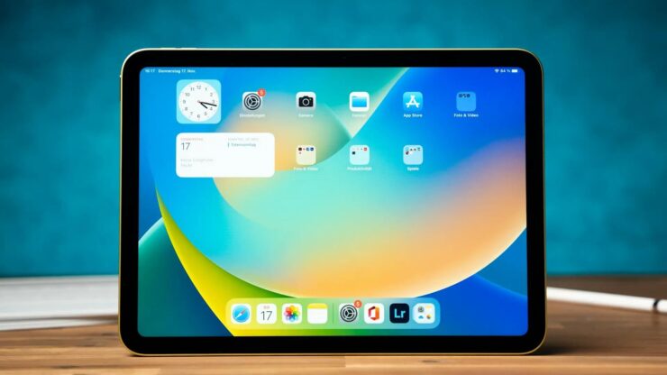 Экран в iPad 10. Заметить воздушную прослойку не присматриваясь к экрану не получится. Фото.