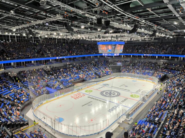 Как снимает Xiaomi 13T Pro. Вот такой снимок получился на стадионе. Фото.