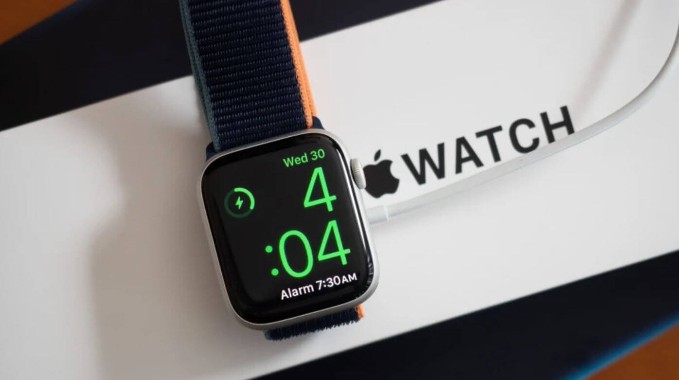 Как заряжать Apple Watch. У Apple Watch удобная магнитная зарядка — намного проще, чем у других носимых гаджетов. Как заряжать Apple Watch. У Apple Watch удобная магнитная зарядка — намного проще, чем у других носимых гаджетов. Фото.