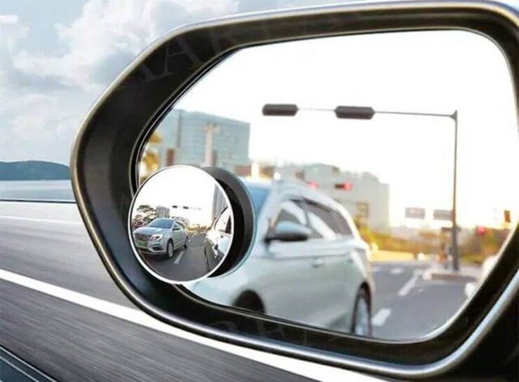 Зеркало для контроля слепых зон. С таким зеркальцем контроль слепых зон станет более эффективным. Зеркало для контроля слепых зон. С таким зеркальцем контроль слепых зон станет более эффективным. Фото.