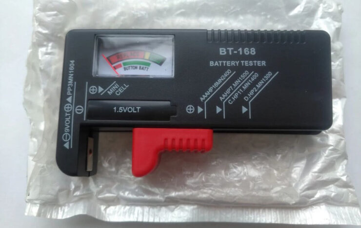 Зачем нужен тестер для батареек. Это тестер. Он помогает понять, заряжены ли аккумуляторы. Зачем нужен тестер для батареек. Это тестер. Он помогает понять, заряжены ли аккумуляторы. Фото.