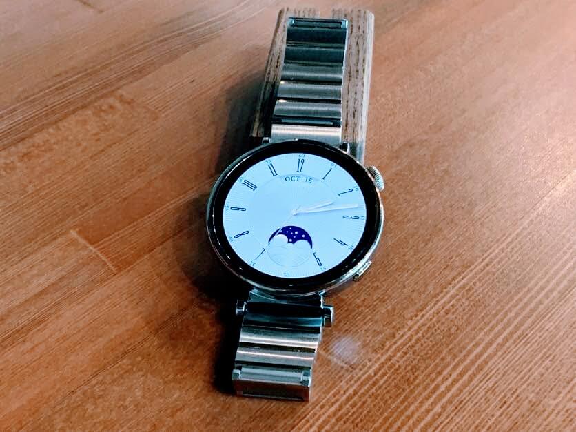 Какие смарт-часы Huawei работают на HarmonyOS. Выберите циферблат по вкусу и пользуйтесь часами в своё удовольствие. Фото.