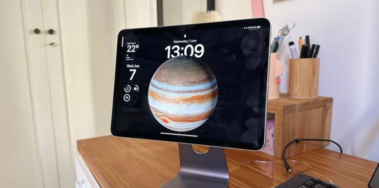 Тормозит ли iPad на iPadOS 17. При повороте iPad в горизонтальный режим при наличии виджетов можно наблюдать небольшой лаг. Источник: bgr.com. Фото.