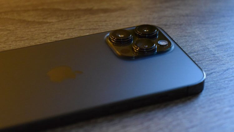 Камера в iPhone 13 Pro Max. В отличие от базового Айфона, в iPhone 13 Pro Max будет три камеры и лидар. Источник: rappler.com. Камера в iPhone 13 Pro Max. В отличие от базового Айфона, в iPhone 13 Pro Max будет три камеры и лидар. Источник: rappler.com. Фото.