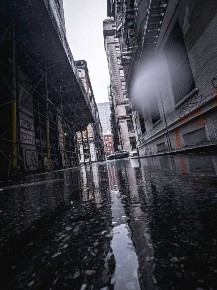 Широкоугольная камера в Айфоне 15 Про Макс. Оцените фото, которые можно снять на суперширик в пасмурный день. Источник: lux.camera. Фото.