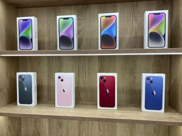 Айфон с АлиЭкспресс. Некоторые Айфоны на АлиЭкспресс продаются без коробок. Просто в пакете. Источник: arbuztoday.ru. Айфон с АлиЭкспресс. Некоторые Айфоны на АлиЭкспресс продаются без коробок. Просто в пакете. Источник: arbuztoday.ru. Фото.