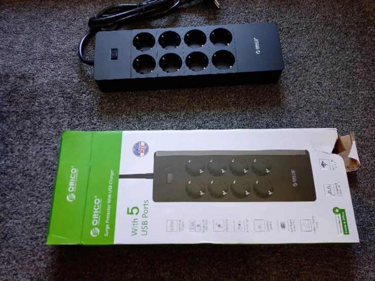 Удлинитель с USB и защитой от напряжения. Такой удлинитель может спасти вас при нехватке розеток. Удлинитель с USB и защитой от напряжения. Такой удлинитель может спасти вас при нехватке розеток. Фото.