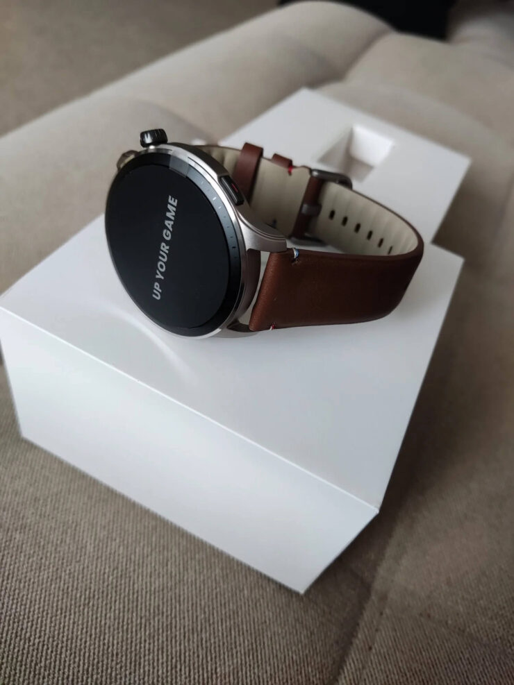 Круглые умные часы. Внешний вид у этих часов просто пушка. Круглые умные часы. Внешний вид у этих часов просто пушка. Фото.