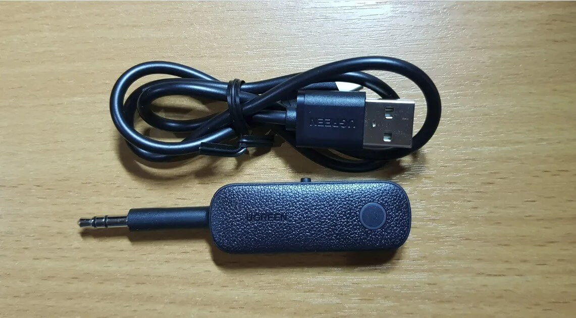 Bluetooth AUX адаптер. Адаптер можно использовать и в машине. Фото.