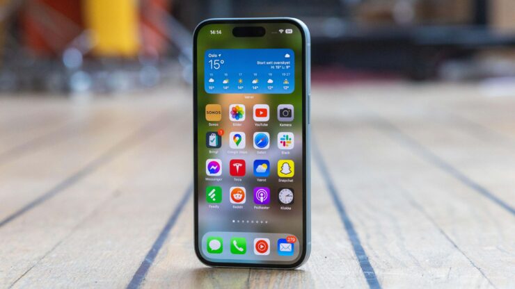 Айфон с большим экраном. iPhone 15 Plus порадует вас большим экраном и цветным корпусом. Источник: tek.no. Фото.