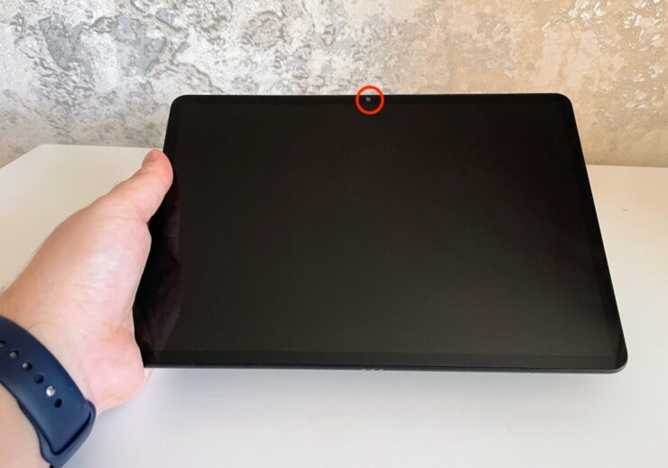 Характеристики Huawei MatePad Air. Сканера отпечатков тут нет, поэтому для разблокировки используется фронталка. Фото.