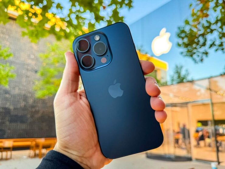 Какая камера у Айфона. В отличие от производителей смартфонов на Андроиде, Apple не ставит камеры просто для количества. Источник: zdnet.com. Фото.