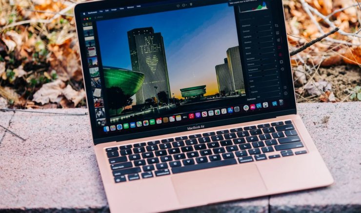 Сколько стоит MacBook Air M1. Для многих дизайн MacBook Air стал эталоном. Изображение: popsci.com. Сколько стоит MacBook Air M1. Для многих дизайн MacBook Air стал эталоном. Изображение: popsci.com. Фото.
