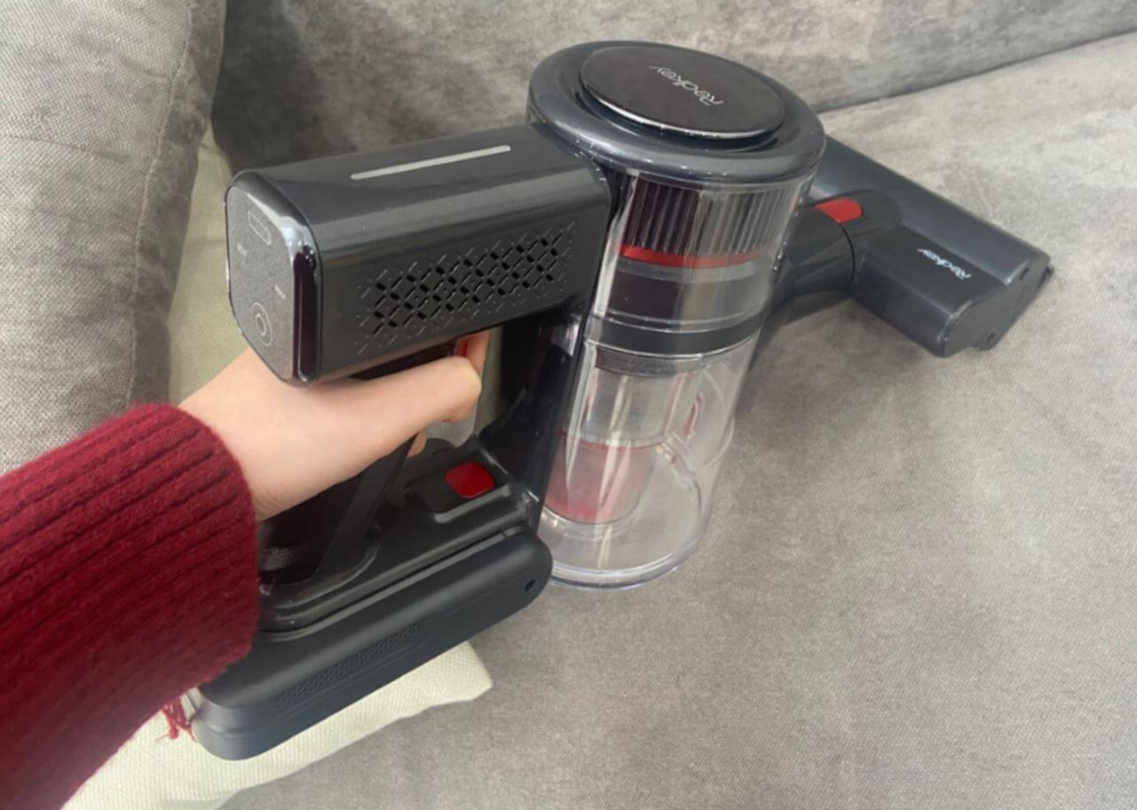 Вертикальный пылесос Redkey с насадками. Одним движением Redkey P9 превращается в автомобильный пылесос. Вертикальный пылесос Redkey с насадками. Одним движением Redkey P9 превращается в автомобильный пылесос. Фото.