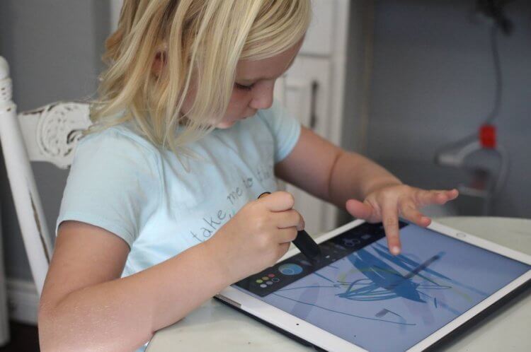 Рисовайка от Яндекса — приложение для обучения детей рисованию. Как им пользоваться на Айфоне бесплатно. Фото.