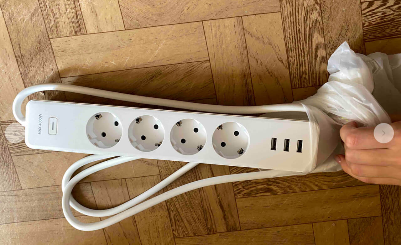 Умный удлинитель с Wi-Fi и Алисой. Этот удлинитель — аналог нескольких умных розеток. Фото.