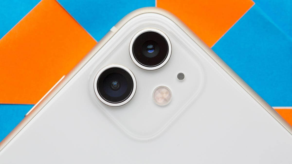 С помощью зеркала и iPhone можно сделать крутую фотку, которая порвет соцсети. Не веришь? Попробуй сам. С помощью зеркала и iPhone можно сделать крутую фотку, которая порвет соцсети. Не веришь? Попробуй сам. Фото.