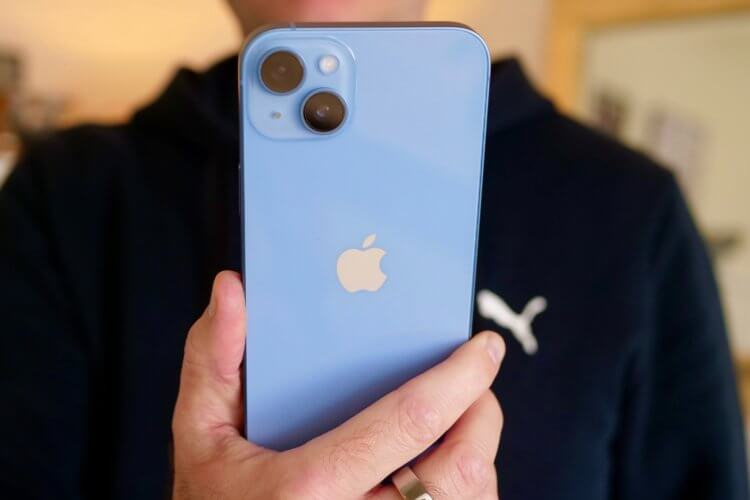 Айфон с большим экраном. iPhone 14 Plus — один из самых сбалансированных аппаратов на рынке. Изображение: digitaltrends.com. Айфон с большим экраном. iPhone 14 Plus — один из самых сбалансированных аппаратов на рынке. Изображение: digitaltrends.com. Фото.