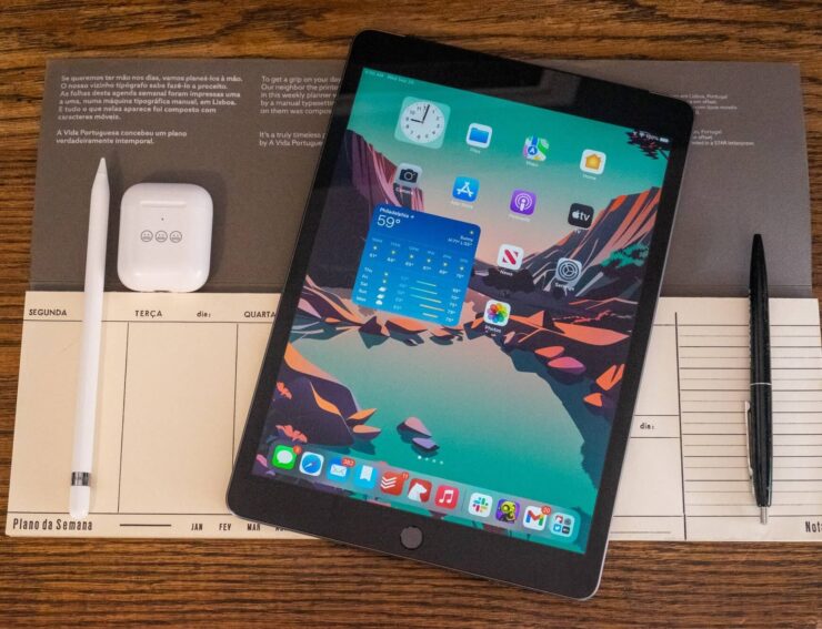 Какой планшет лучше для детей. Как показала практика, рамки в планшете для ребенка являются благом. Изображение: engadget.com. Фото.