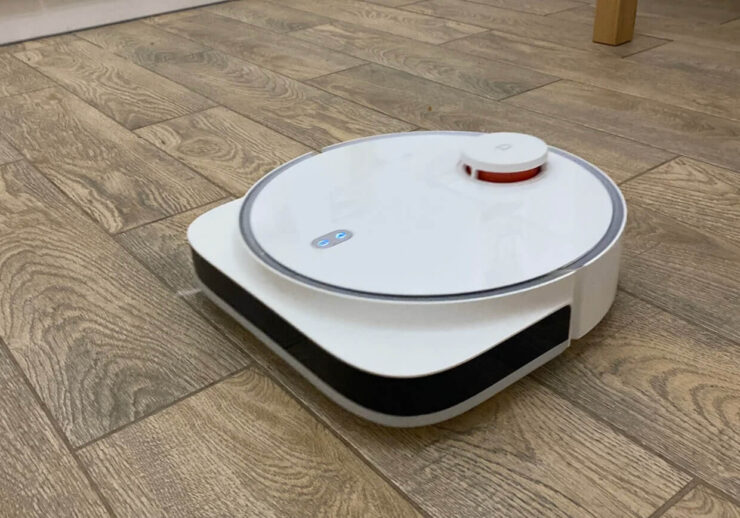 Хороший робот-пылесос с мойкой полов и самоочисткой. У этого пылесоса есть еще и станция самоочистки. Хороший робот-пылесос с мойкой полов и самоочисткой. У этого пылесоса есть еще и станция самоочистки. Фото.