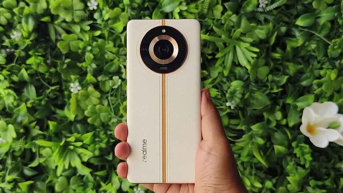 Хороший Android-смартфон до 25000 рублей. Realme 11 Pro и красив, и технологичен. Фото.