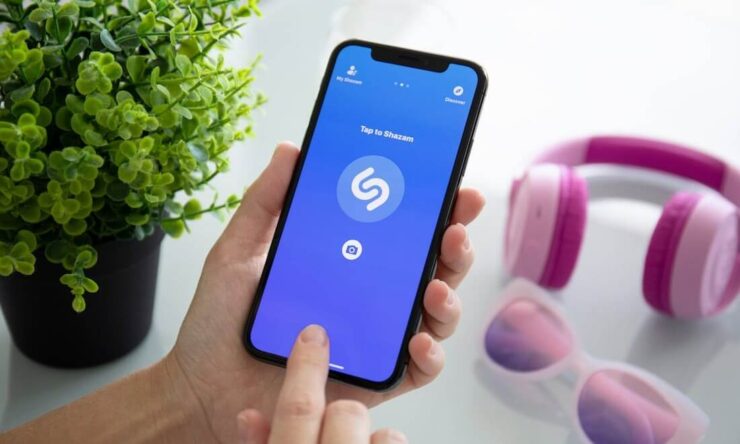 Как узнать песню на Айфоне. Собрали все способы. Распознавание музыки на Айфоне можно запустить несколькими разными способами. Изображение: themusicnetwork.com. Как узнать песню на Айфоне. Собрали все способы. Распознавание музыки на Айфоне можно запустить несколькими разными способами. Изображение: themusicnetwork.com. Фото.