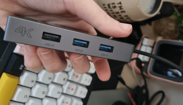 Как подключить SD-карту к iPhone. Этот хаб позволяет подключать к iPhone даже SD-карты. Как подключить SD-карту к iPhone. Этот хаб позволяет подключать к iPhone даже SD-карты. Фото.