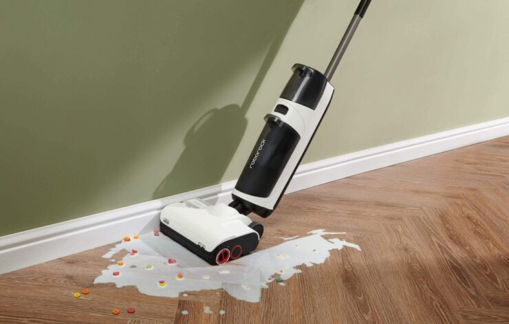 Пылесос с приложением на телефон. Этим пылесосом можно управлять через приложение. Изображение: robotobzor.ru. Пылесос с приложением на телефон. Этим пылесосом можно управлять через приложение. Изображение: robotobzor.ru. Фото.