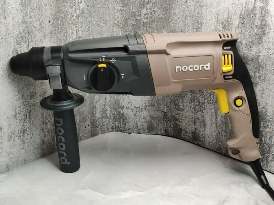 Какой перфоратор купить для дома. С этим перфоратором вы легко повесите на стену даже самый большой телевизор. Фото.