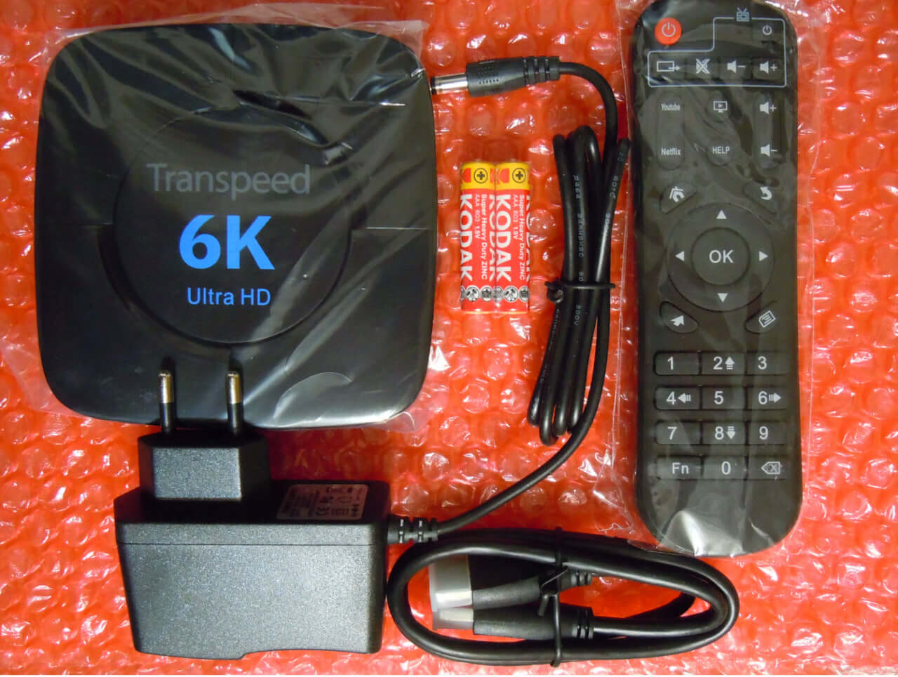 Недорогая ТВ-приставка на Андроид. Это одна из самых недорогих приставок на Android TV. Фото.