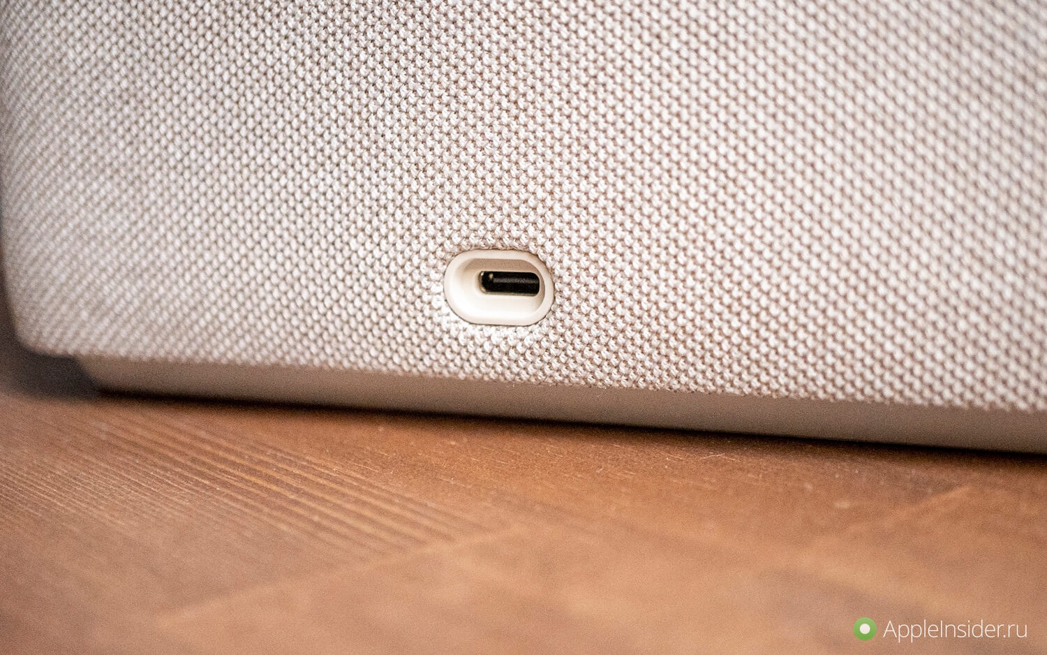 Умная колонка с экраном. Питание через USB Type-C, но расчитывать, что подойдет любой кабель не стоит. Я пробовал адаптер питания Ugreen на 100 Вт и он подошел, но про другие таких гарантий нет. Умная колонка с экраном. Питание через USB Type-C, но расчитывать, что подойдет любой кабель не стоит. Я пробовал адаптер питания Ugreen на 100 Вт и он подошел, но про другие таких гарантий нет. Фото.