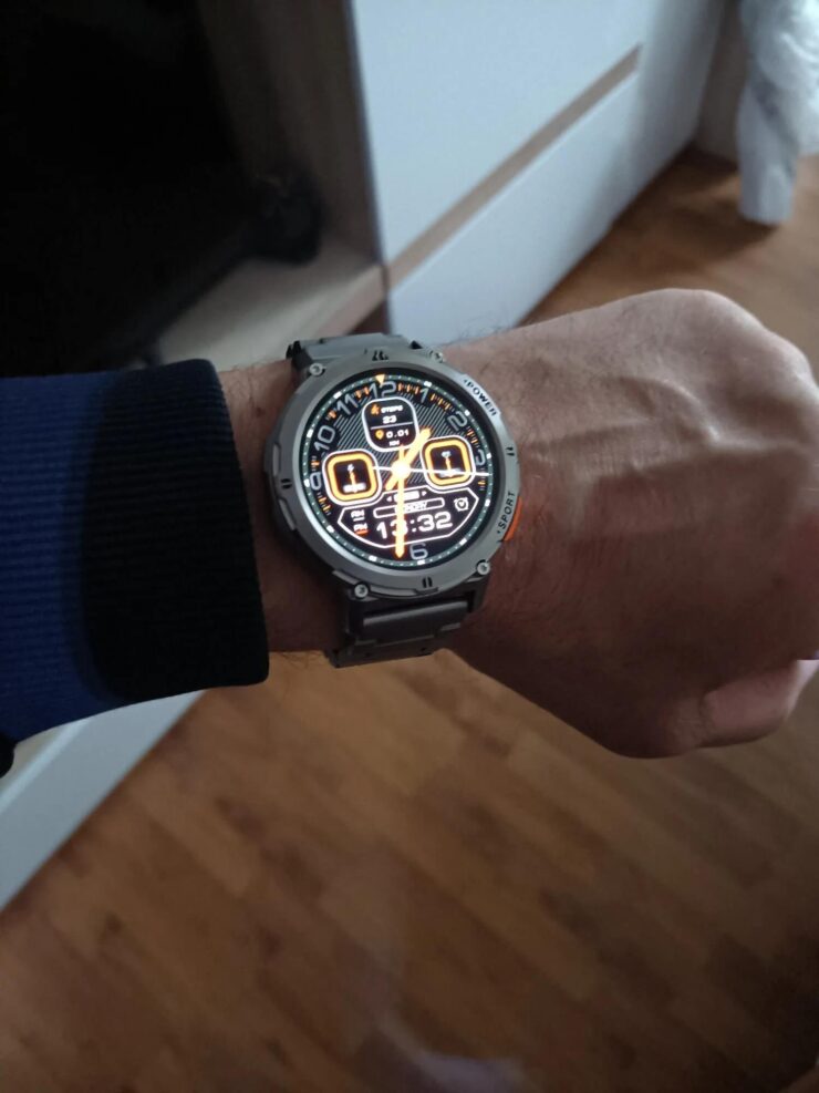 Мужские умные часы. Часы действительно большие и отлично будут смотреться на мужской руке. Мужские умные часы. Часы действительно большие и отлично будут смотреться на мужской руке. Фото.