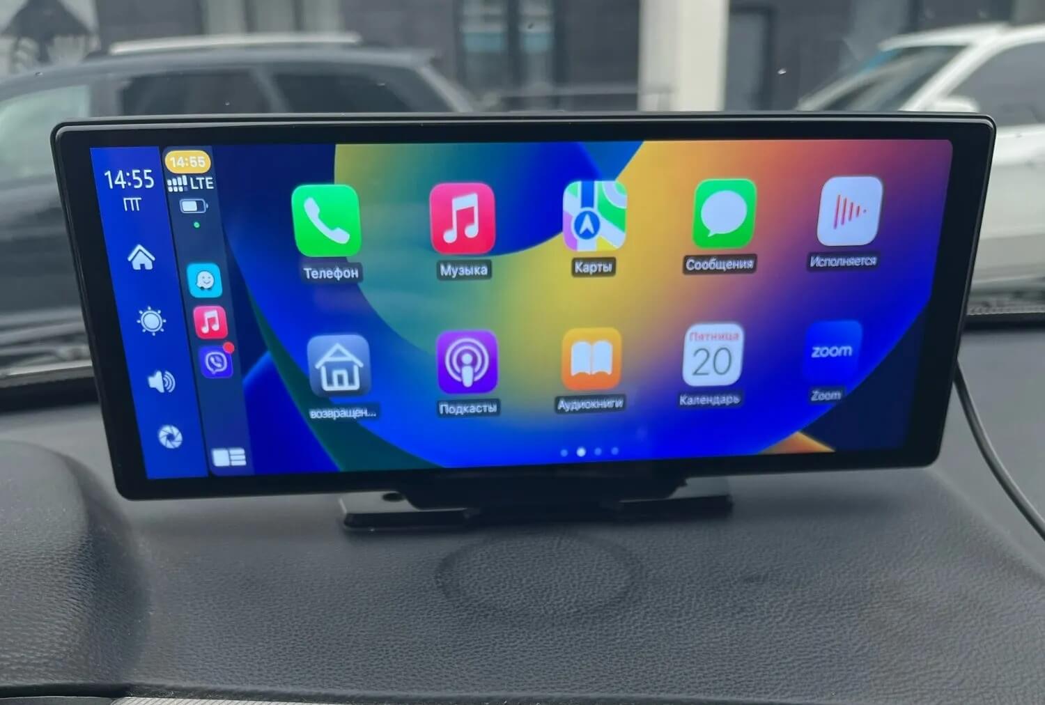 Авто экран с CarPlay. Экран достаточно большой и качественный. Изображение: aliexpress.ru. Фото.