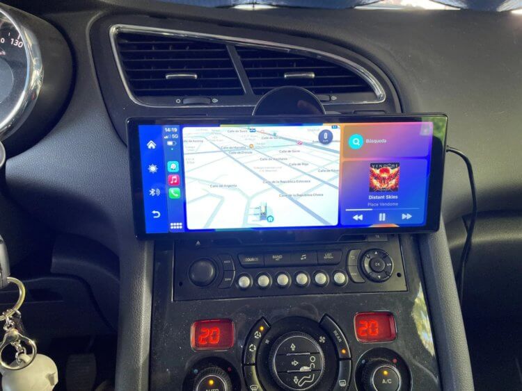Зачем нужен CarPlay. Одновременно на экране можно управлять музыкой и пользоваться навигатором. Изображение: aliexpress.ru. Зачем нужен CarPlay. Одновременно на экране можно управлять музыкой и пользоваться навигатором. Изображение: aliexpress.ru. Фото.