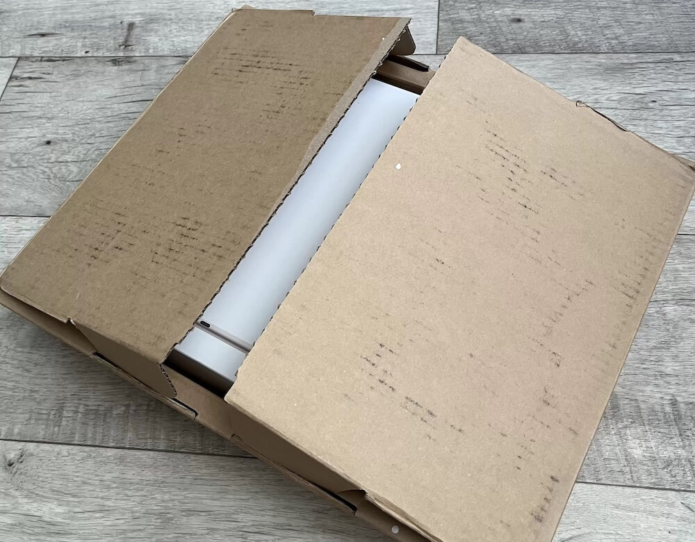 Есть ли в России официальная техника Apple РСТ. Мой MacBook Air приехал ко мне в стоковой транспортировочной коробке Apple, которая была запечатана. Так что могу сказать точно, что никто его до меня не активировал. Фото.