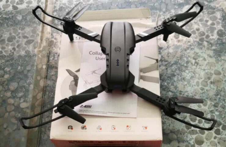 Маленький дешевый квадрокоптер с АлиЭкспресс. Даже этот квадрик может писать видео в 4К. Маленький дешевый квадрокоптер с АлиЭкспресс. Даже этот квадрик может писать видео в 4К. Фото.